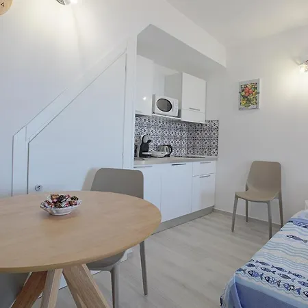 Zeus Atabyrios 2 - Monolocale *